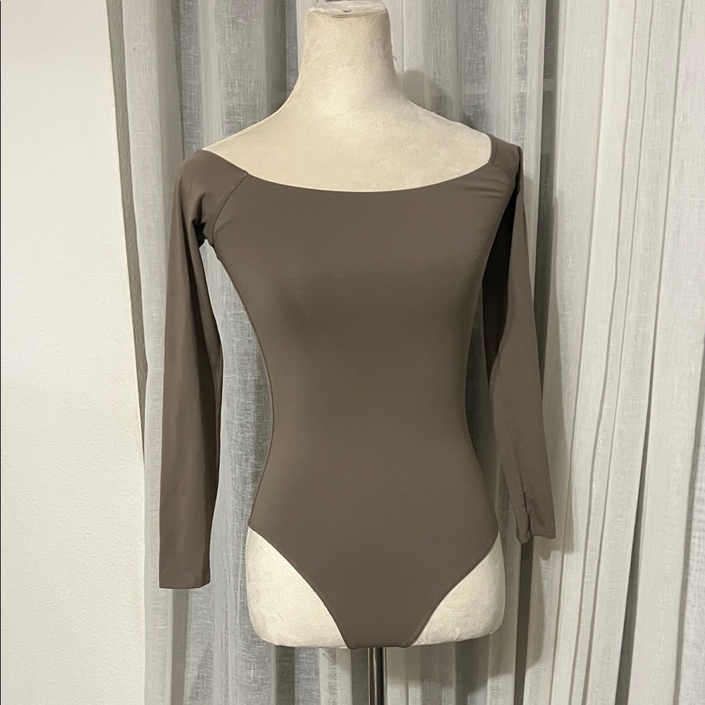 Elegant Brown Women's Long Sleeve Top